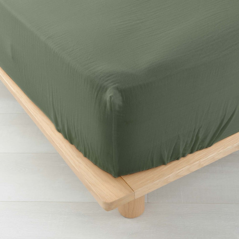 Cearceaf kaki din muselină cu elastic 140x190 cm Angelia – douceur d'intérieur Cearceaf kaki din muselină cu elastic 140x190 cm Angelia – douceur d'intérieur