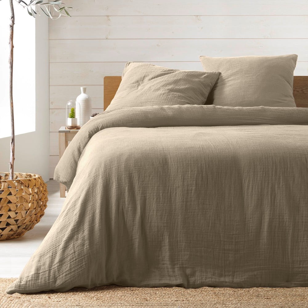 Lenjerie de pat bej din muselină pentru pat dublu/extinsă 240x260 cm Angelia – douceur d'intérieur Lenjerie de pat bej din muselină pentru pat dublu/extinsă 240x260 cm Angelia – douceur d'intérieur