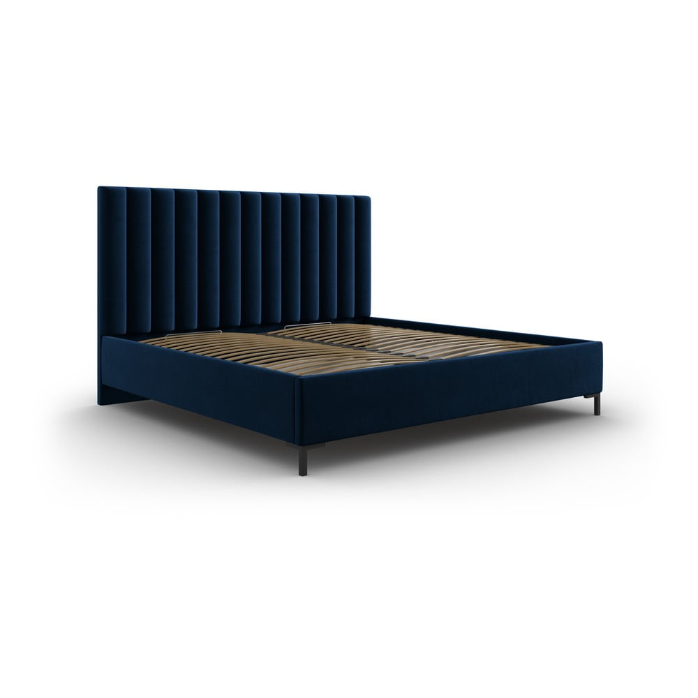 Pat matrimonial albastru închis tapițat cu spațiu de depozitare și somieră 180x200 cm Casey – Mazzini Beds Pat matrimonial albastru închis tapițat cu spațiu de depozitare și somieră 180x200 cm Casey – Mazzini Beds