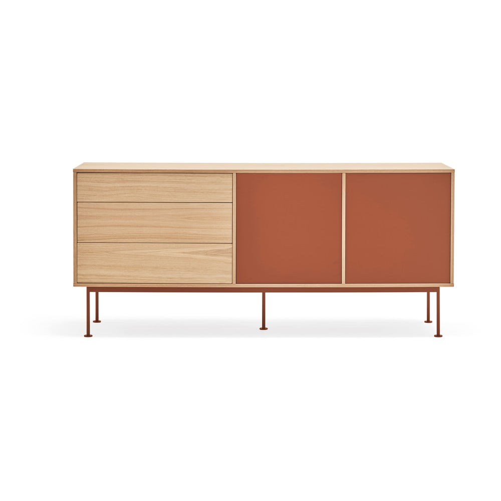 Comodă cu aspect de lemn de stejar Teulat Yoko, lățime 180 cm, roșu cărămiziu Comodă cu aspect de lemn de stejar Teulat Yoko, lățime 180 cm, roșu cărămiziu
