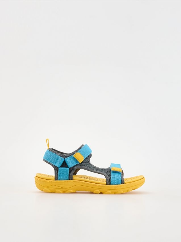 Sandale multicolore cu prindere cu scai - multicolor Sandale multicolore cu prindere cu scai - multicolor