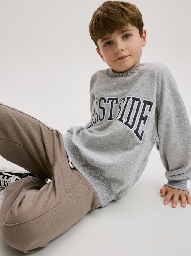 Tricou oversized cu maneca lunga - gri deschis Tricou oversized cu maneca lunga - gri deschis