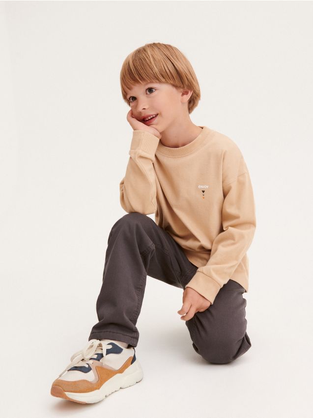 Tricou oversized cu maneca lunga - gri deschis Tricou oversized cu maneca lunga - gri deschis