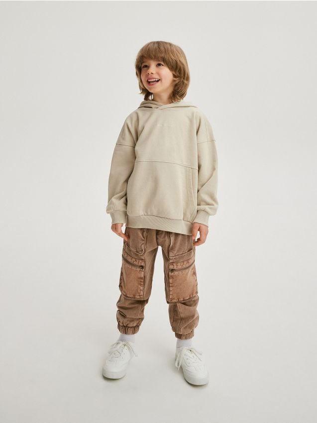 Pantaloni jogger cargo cu efect prespalat - maro Pantaloni jogger cargo cu efect prespalat - maro