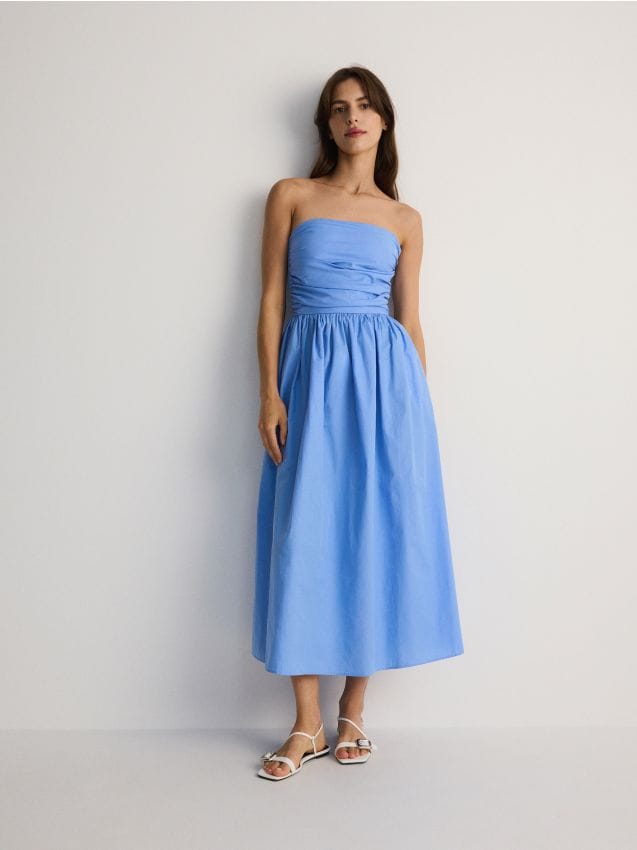 Rochie cu umerii goi - albastru-deschis Rochie cu umerii goi - albastru-deschis