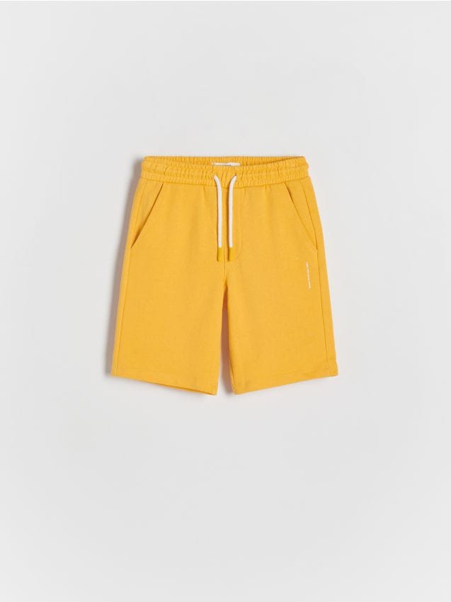 Pantaloni scurti din bumbac cu buzunare - galben Pantaloni scurti din bumbac cu buzunare - galben