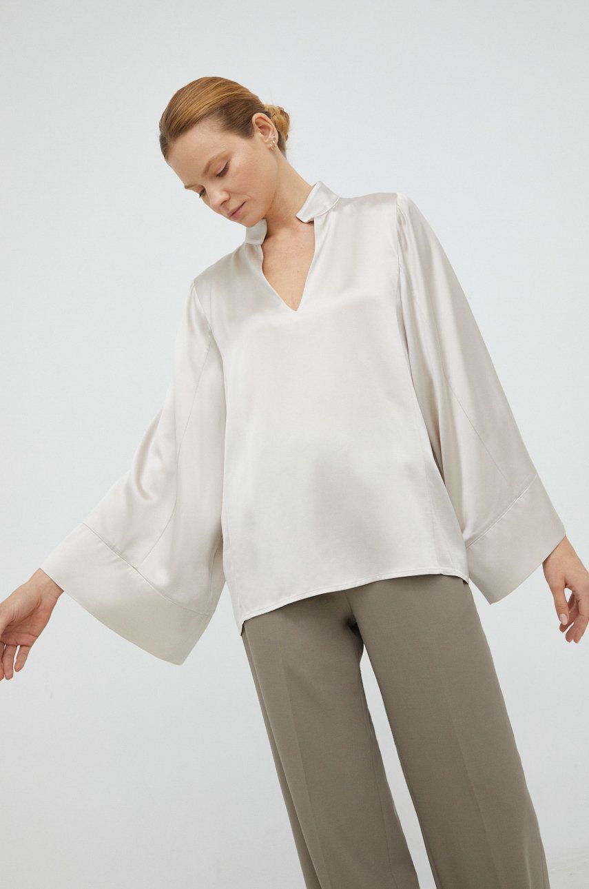 By Malene Birger bluza Lomaria femei, culoarea bej, neted By Malene Birger bluza Lomaria femei, culoarea bej, neted