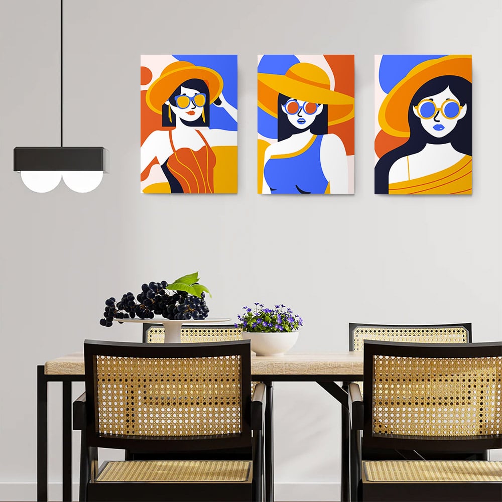Set 3 tablouri femei multicanvas - Dimensiune multicanvas: 3 tablouri 40x60 cm Set 3 tablouri femei multicanvas - Dimensiune multicanvas: 3 tablouri 40x60 cm