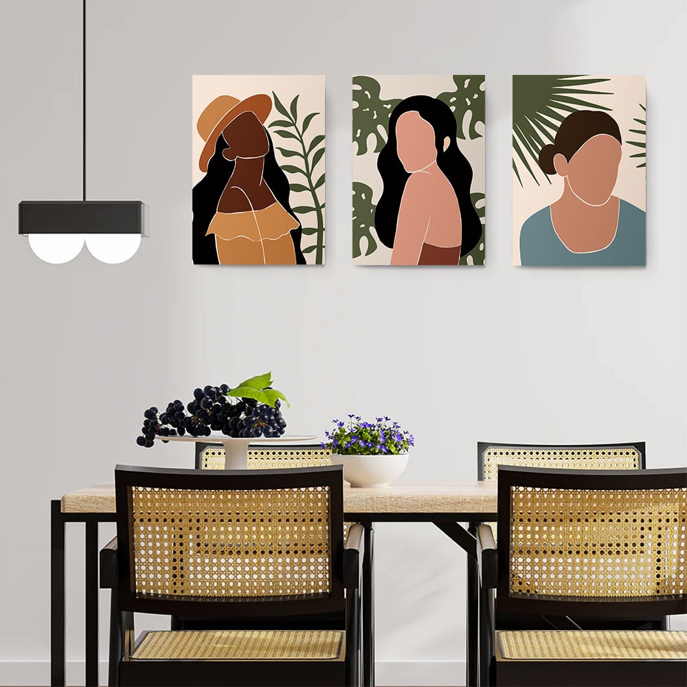 Set 3 tablouri femei multicanvas - Dimensiune multicanvas: 3 tablouri 50x70 cm Set 3 tablouri femei multicanvas - Dimensiune multicanvas: 3 tablouri 50x70 cm