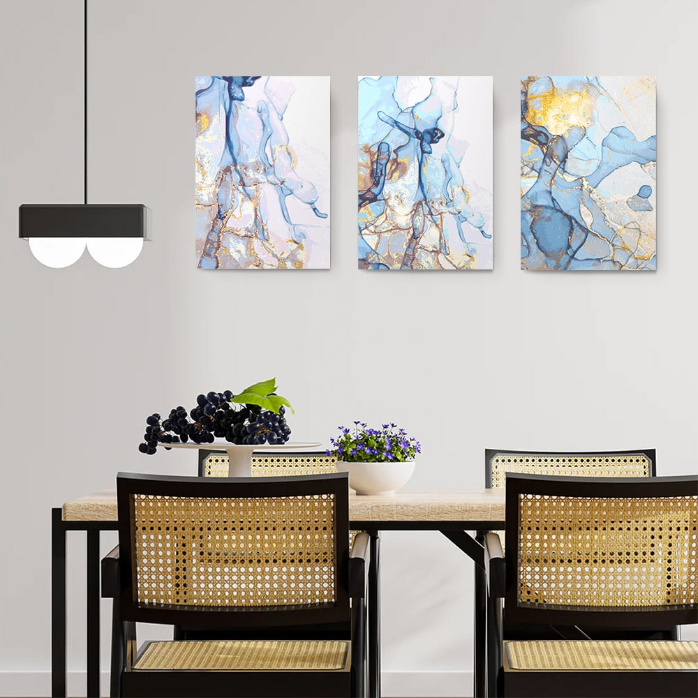 Set 3 tablouri abstract imitatie marmura albastru auriu - Dimensiune multicanvas: 3 tablouri 40x60 cm Set 3 tablouri abstract imitatie marmura albastru auriu - Dimensiune multicanvas: 3 tablouri 40x60 cm