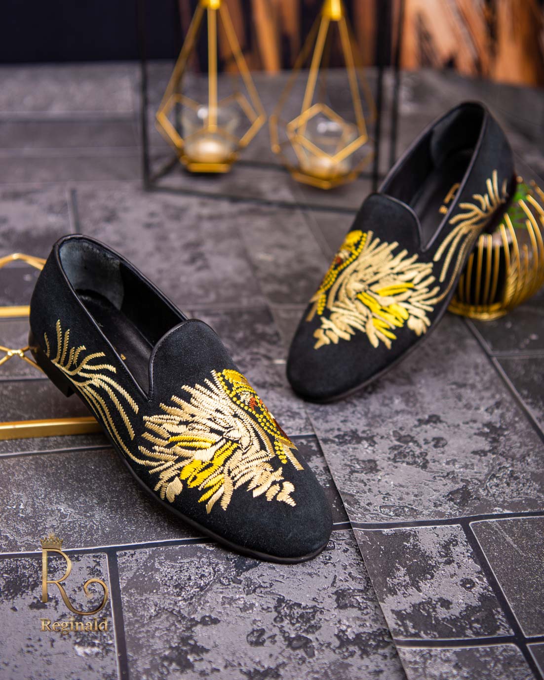 Loafers de barbati, negri, piele intoarsa, broderie aurie- P1769 Loafers de barbati, negri, piele intoarsa, broderie aurie- P1769