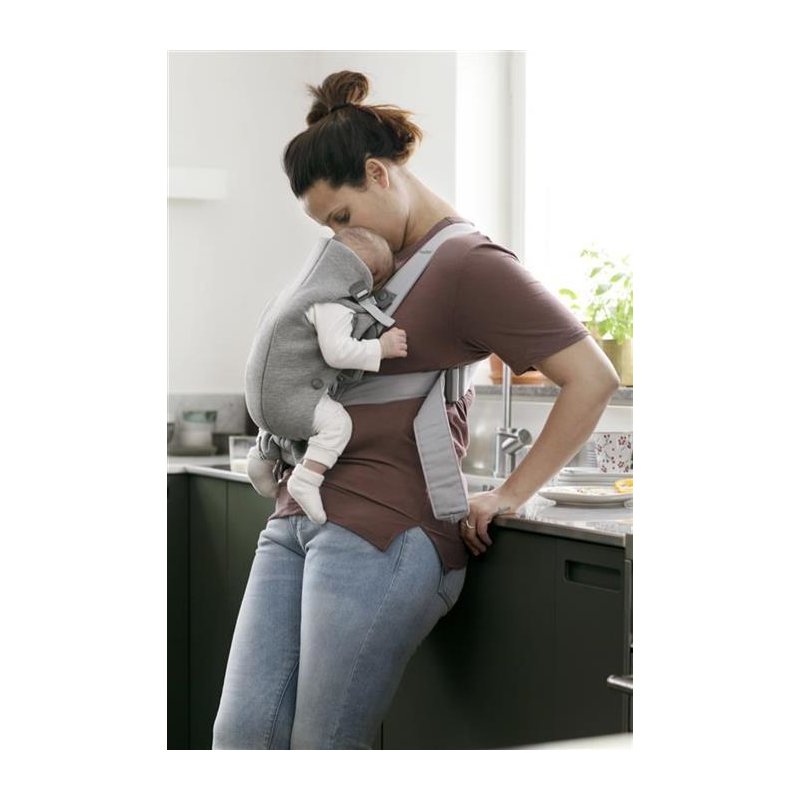 BabyBjorn - Marsupiu anatomic Mini, cu pozitii multiple de purtare – Light Grey, 3D Jersey BabyBjorn - Marsupiu anatomic Mini, cu pozitii multiple de purtare – Light Grey, 3D Jersey