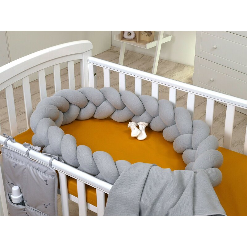 AMY - Aparatoare laterala pat Bumper impletit Inchidere Velcro, Tricot, 210 cm, Gri AMY - Aparatoare laterala pat Bumper impletit Inchidere Velcro, Tricot, 210 cm, Gri