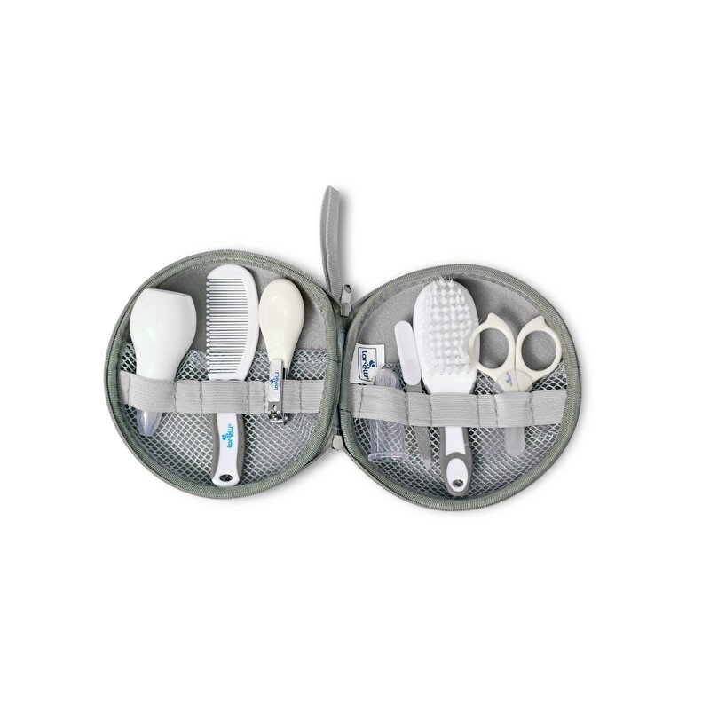 Set de ingrijire, Lorelli, Pentru nou-nascut, Cu 7 piese si gentuta cu fermoar, Gri Set de ingrijire, Lorelli, Pentru nou-nascut, Cu 7 piese si gentuta cu fermoar, Gri