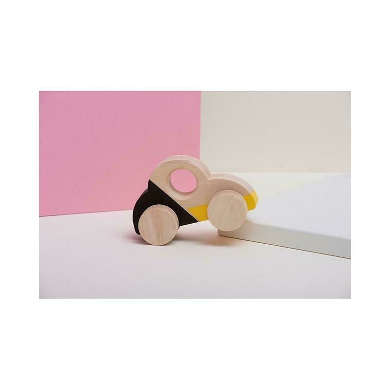 Masinuta Beetle jucarie Montessori din lemn, negru-galben, Mobbli Masinuta Beetle jucarie Montessori din lemn, negru-galben, Mobbli