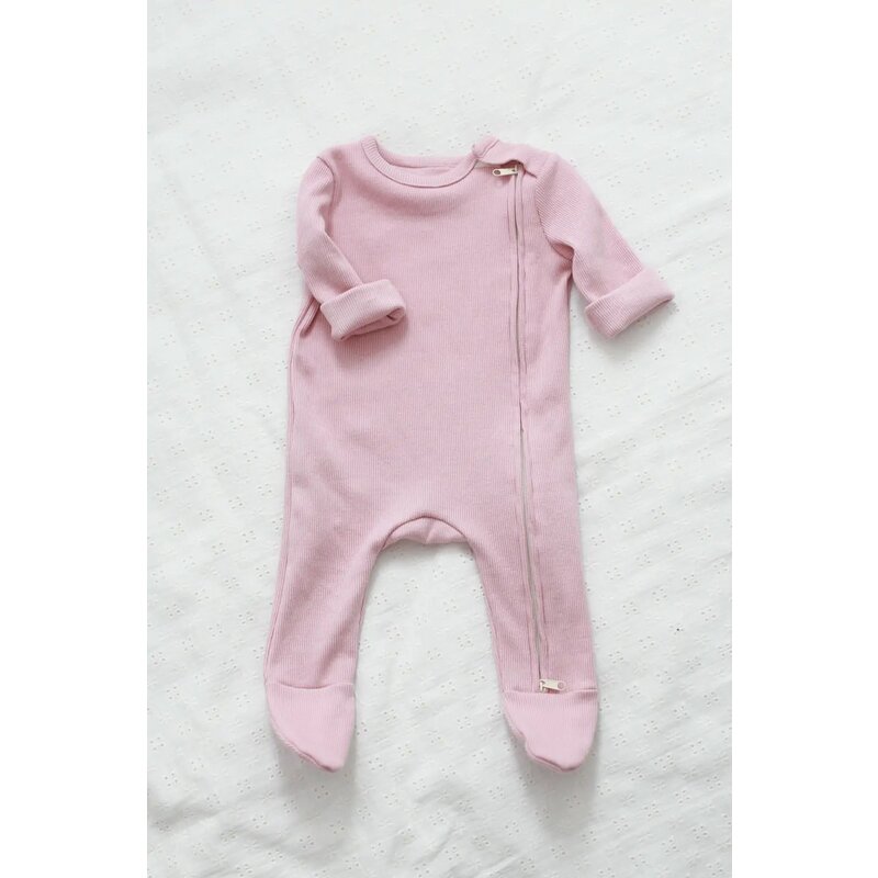Babyly - Salopeta bebelusi cu maneca lunga si botosei, inchidere cu fermoar, Roz Trandafir, marimea 62 Babyly - Salopeta bebelusi cu maneca lunga si botosei, inchidere cu fermoar, Roz Trandafir, marimea 62
