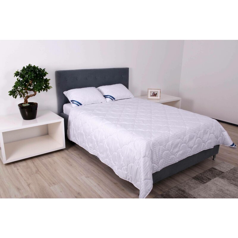 Pilota 200×220 cm microfibra striata alba matlasata model lacrimi, 200 g, de vara Pilota 200×220 cm microfibra striata alba matlasata model lacrimi, 200 g, de vara