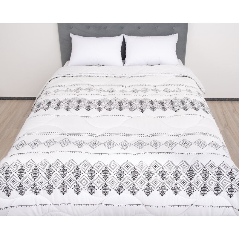 Pilota de iarna matlasata Afrodita Somnart, 180x200 cm, policotton imprimat, sezon rece, 400 g/mp Pilota de iarna matlasata Afrodita Somnart, 180x200 cm, policotton imprimat, sezon rece, 400 g/mp