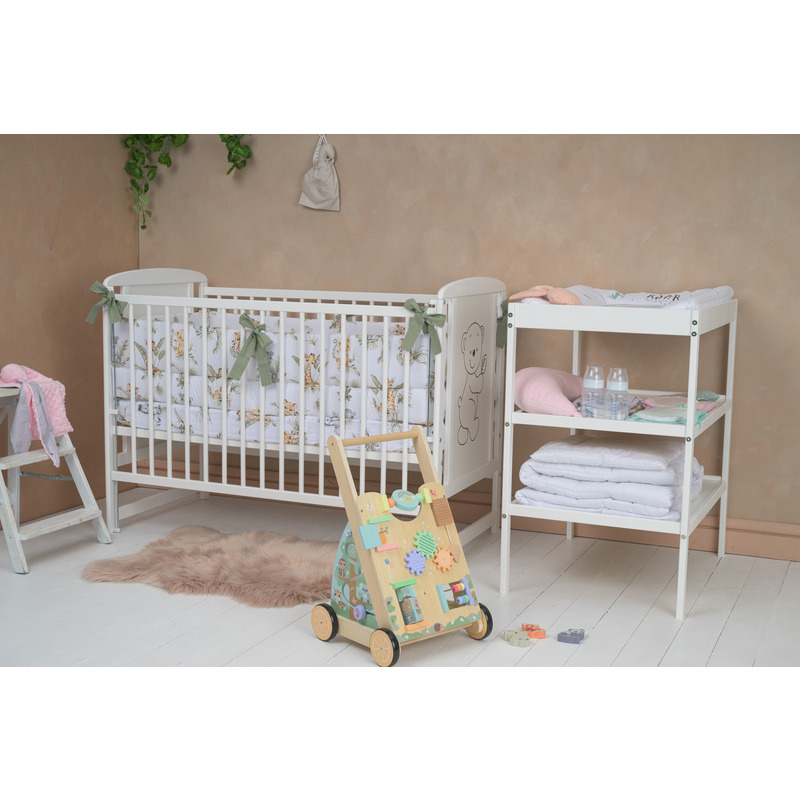 Babyneeds - Patut din lemn de pin Timmi 120x60 cm, EN716-1, EN716-2, Inaltime saltea reglabila pe 3 nivele, Laterala cu 3 bete detasabile, Alb + Saltea 12 cm + Qmini - Masuta de schimbat, 70x50 cm, Alb Babyneeds - Patut din lemn de pin Timmi 120x60 cm, EN716-1, EN716-2, Inaltime saltea reglabila pe 3 nivele, Laterala cu 3 bete detasabile, Alb + Saltea 12 cm + Qmini - Masuta de schimbat, 70x50 cm, Alb