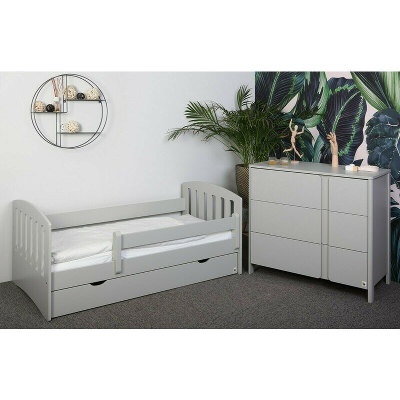 Pachet patut din lemn, YappyKids, YappyLux, Pentru junior, cu sertar compartimentat si Comoda de infasat YappyClassic din lemn, Gri Pachet patut din lemn, YappyKids, YappyLux, Pentru junior, cu sertar compartimentat si Comoda de infasat YappyClassic din lemn, Gri