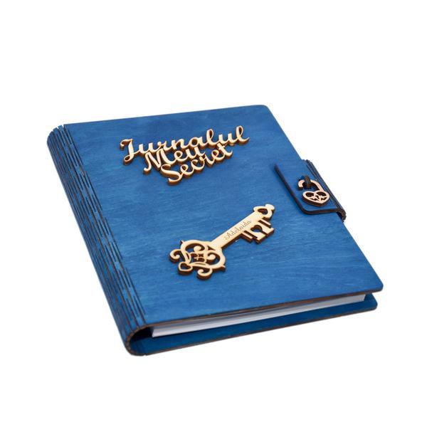 Jurnalul Meu Secret, A5, din lemn personalizat, Albastru, Piksel, 100 pagini si pix din lemn inclus Jurnalul Meu Secret, A5, din lemn personalizat, Albastru, Piksel, 100 pagini si pix din lemn inclus