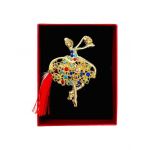 Brosa En-gros Balerina Stilizata, marime mare, ambalata in cutie rosie, 8.5×6.5×2.5cm