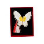 Brosa En-gros Fluturas Stilizat, marime mare, ambalata in cutie rosie, 8.5×6.5×2.5cm