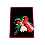Brosa En-gros Ghiocel Gingas, marime mare, ambalata in cutie rosie, 8.5×6.5×2.5cm