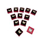 Set 24 Brose Martisor in cutiuta cu fereastra, 5×5cm, Fluturas Dragut, model 2024, en-gros