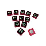 Set 24 Brose Martisor in cutiuta cu fereastra, 5×5cm, Ghiocel Norocos, model 2024, en-gros