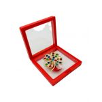 Brosa Martisor En-gros, Trifoi Norocos in cutie cu expunere 3D, 8.5×8.5×2cm