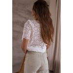 BluzÄƒ ElegantÄƒ Cu Broderie FloralÄƒ, AlbÄƒ