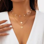 LanÈ› Cu Diverse Pandantive, De Culoare Aurie