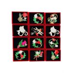 Pachet Avantajos En-gros Brosa Martisor in cutie rosie cu fereastra 8.5×6.5×2.5cm