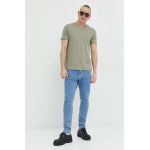 Solid tricou din bumbac culoarea verde, neted