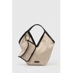Gianni Chiarini poseta culoarea bej