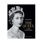 Town & Country: The Queen: A Life in Pictures - Victoria Murphy