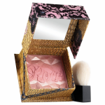 Fard de obraz iluminator Benefit Rockateur Blush