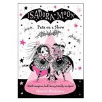 Isadora Moon Puts on a Show - Harriet Muncaster