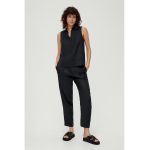 Bluza de in cu decolteu in V si guler ascutit