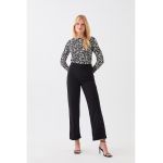 Pantaloni crop cu croiala ampla