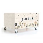 Cutie de depozitare din lemn pin pe roți Folkifreckles Circus Crew