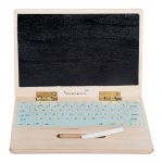 Tablă pentru scris cu creta în formă de laptop Bloomingville Mini School