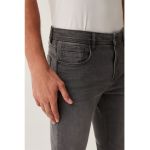 Blugi skinny cu model cu 5 buzunare