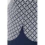 Bluza cu model si decolteu rotund