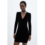 Rochie din catifea cu umeri intariti