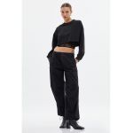 Bluza de trening crop cu decolteu la baza gatului