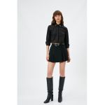 Camasa crop cu aplicatii metalice