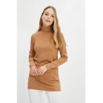 Bluza cu striatii si guler inalt