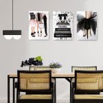 Set 3 tablouri femei pantofi detaliu multicanvas - Dimensiune multicanvas: 3 tablouri 80x120 cm